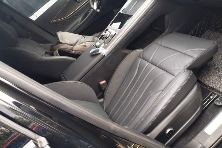 Used Chery Tiggo 9 2025 2.0T Dual-Clutch Two-Wheel Drive Luxury Edition 5 Seats Right Front Seat