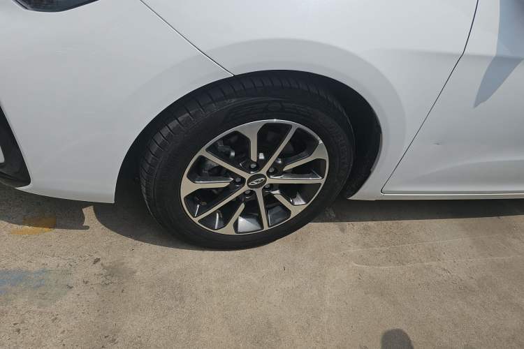 Used Chery Arrizo 5 2024 Edition People's Benefit Version 1.5L CVT Fashion Model Left Front Wheel Hub