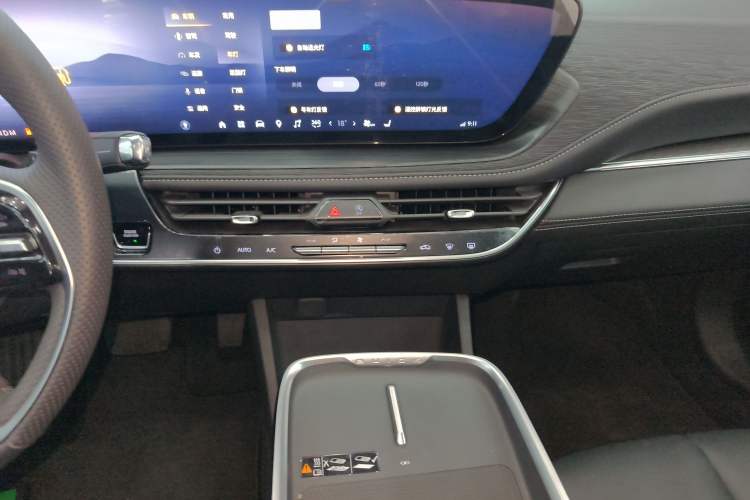 Used Buick LaCrosse 2025 28T Platinum Edition