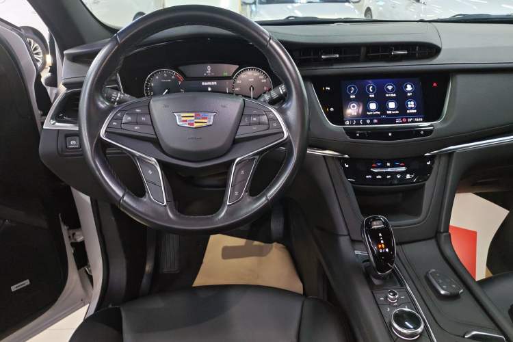 Used Cadillac XT5 2021 28T Luxury Model Audio And AC Panel