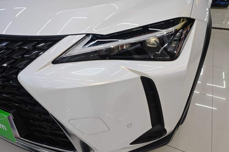 Used Lexus UX 2022 260h Explore-Edition
