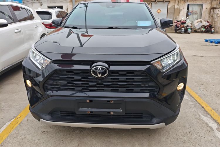 Used Toyota RAV4 2022 2.0L CVT Two-Wheel Drive Fashion Plus Edition Front