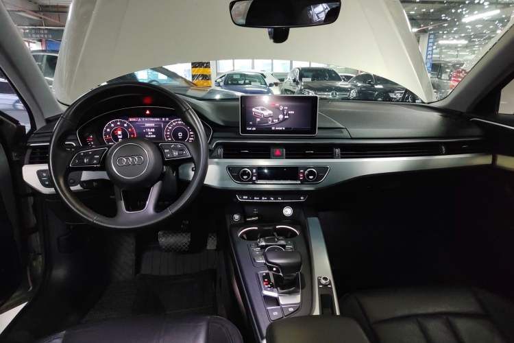 Used Audi A4L 2019 40 TFSI Fashion Version China V Center Console