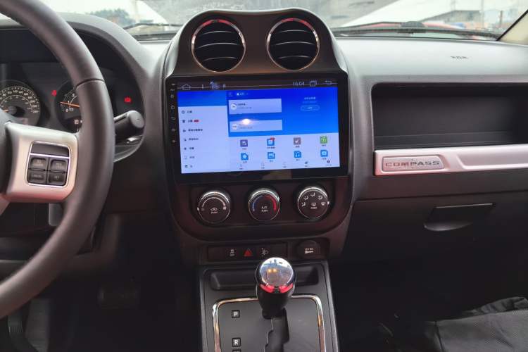 Used Jeep Compass 2014 2.0L two-wheel drive sport version
