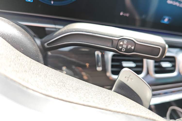 Used Mercedes-Benz GLS 2022 Second Facelift GLS 450 4MATIC Stylish Version Gear Lever