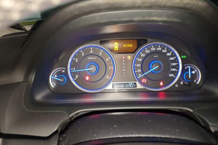 Used Honda Crosstour 2014 2.4L Luxury Edition Odometer Close Up
