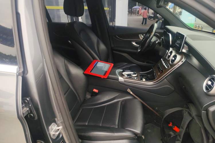 Used Mercedes-Benz GLC 2019 GLC 300 L 4MATIC Dynamic Model Right Front Seat