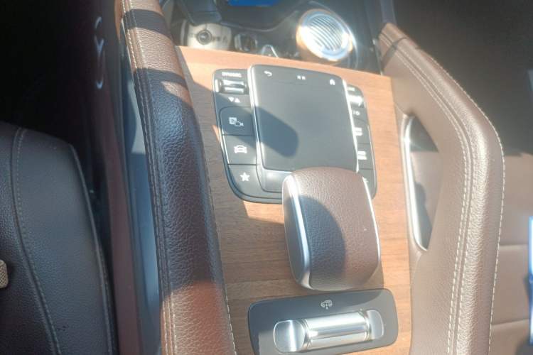 Used Mercedes-Benz GLS  Gear Lever