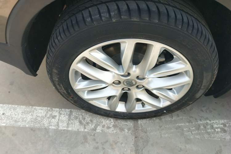 Used Buick Envision 2017 28T Four-Wheel Drive Elite Model Right Rear Wheel Hub