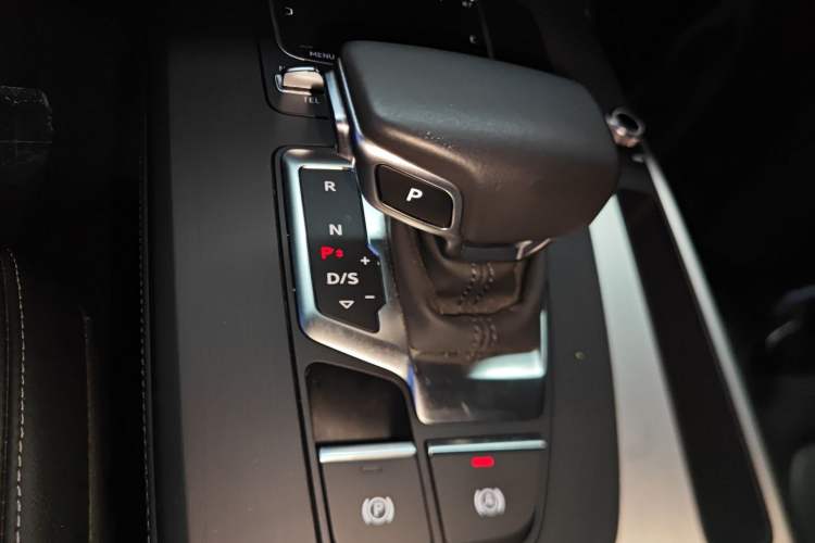 Used Audi Q5L 2020 Updated 40 TFSI Prestige Fashion Edition
