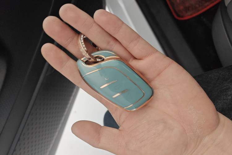 Used Roewe Clever 2021 302 km New Four-Seater Super-Efficient Version Vehicle Key