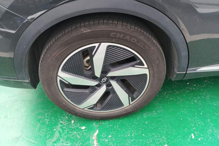 Used CHANGAN NEVO Q05 2024 Truly Delicious Version 125" Beyond-Performance Model CATL Right Rear Wheel Hub
