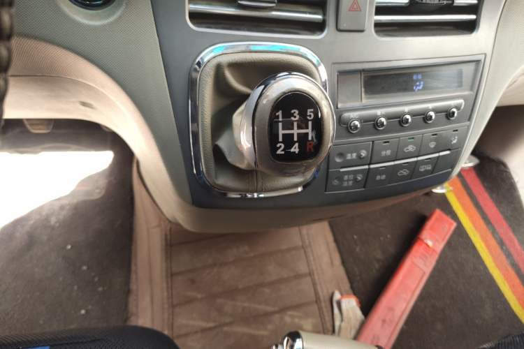 Used BYD M6 2013 2.0L Manual Comfort Edition