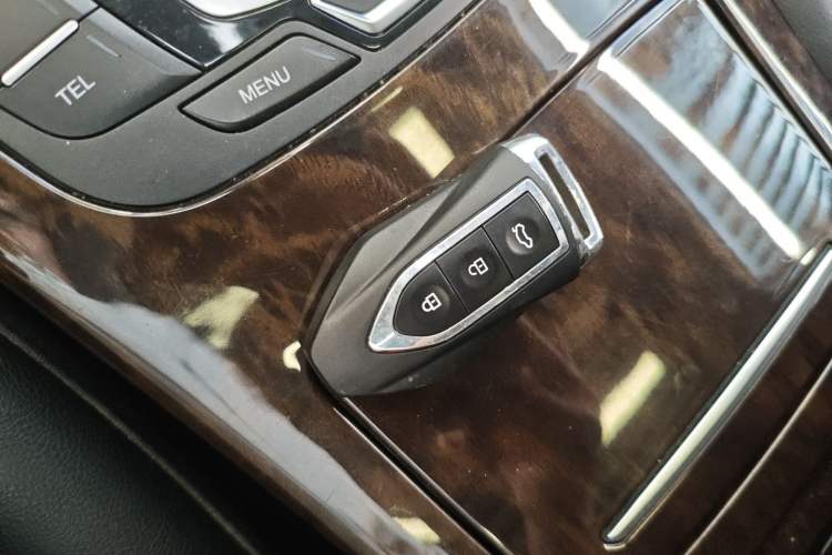 Used Zotye Z700 2016 1.8T Manual Luxury Model