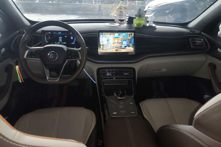 Used BYD Qin PLUS 2024 HONOR Edition DM-i 120KM Leading Model Interior 2