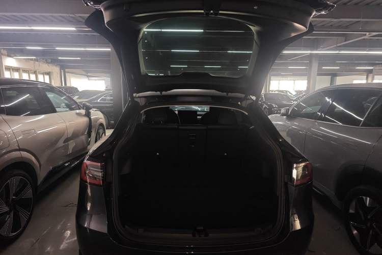 Used Tesla Model Y 2024 Rear-Wheel-Drive Version
