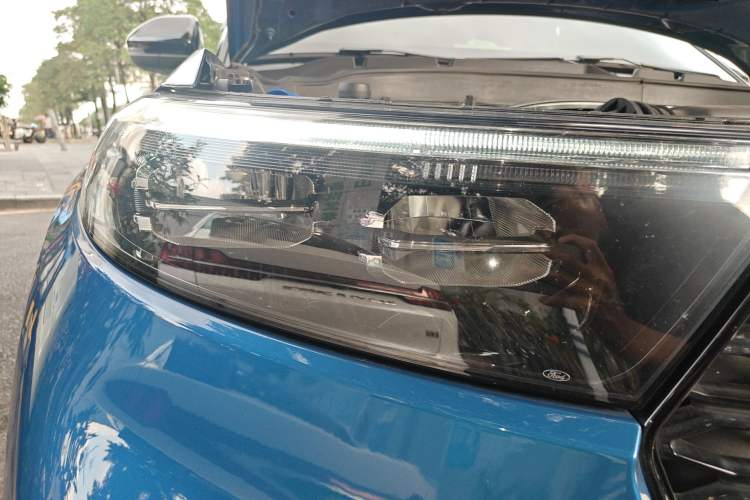 Used Ford Explorer 2020 EcoBoost 285 Four-Wheel Drive Sport Edition ST-LINE 7-Seater Right Front Headlight