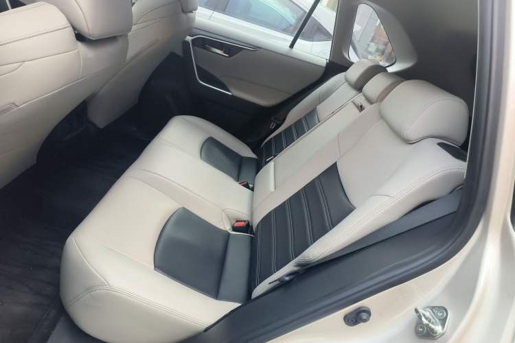 Used Toyota Wildlander 2020 2.0L CVT 4x4 Luxury Edition Left Rear Seat