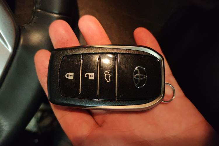 Used Toyota Highlander 2018 2.0T Four-Wheel Drive Supreme Edition 7-Seater China VI Vehicle Key