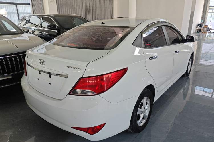 Used Hyundai Verna (older generation) 2014 1.4L Automatic Leading-Edge GLX