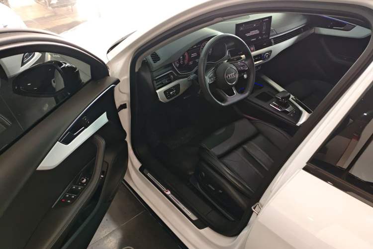 Used Audi A4L 2022 40 TFSI Luxury Dynamic Model Driver Seat