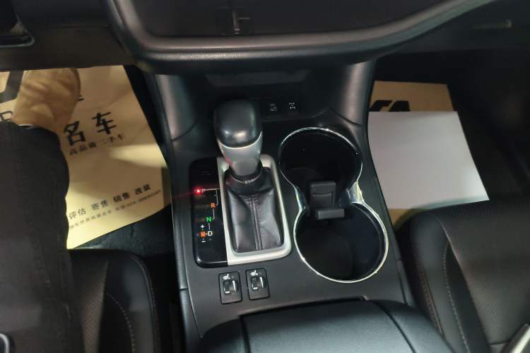 Used Toyota Highlander 2018 2.0T Four-Wheel Drive Luxury Edition 7 Seats China V Emission Standard
