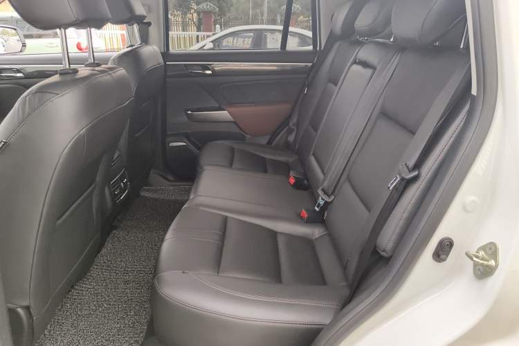 Used GAC Trumpchi GS7 2017 320T Two-Wheel-Drive Luxury Smart Connectivity Model
