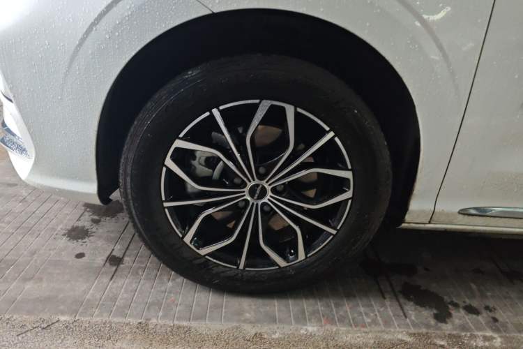 Used Roewe iMAX8 New Energy 2025 1.5T DMH Lu Zun Deluxe Edition Left Front Wheel Hub