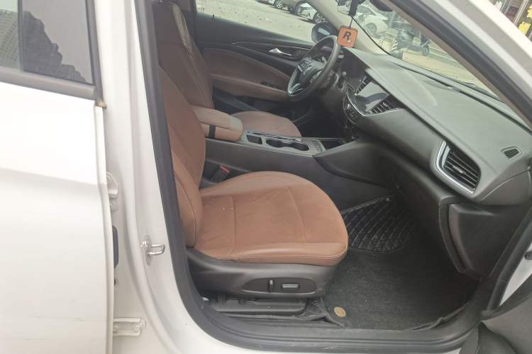 Used Buick Regal 2022 552T Smart Edition Right Front Seat