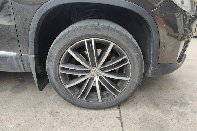 Used Volkswagen Tiguan 2015 2.0 TSI Automatic All-Wheel Drive Flagship Edition