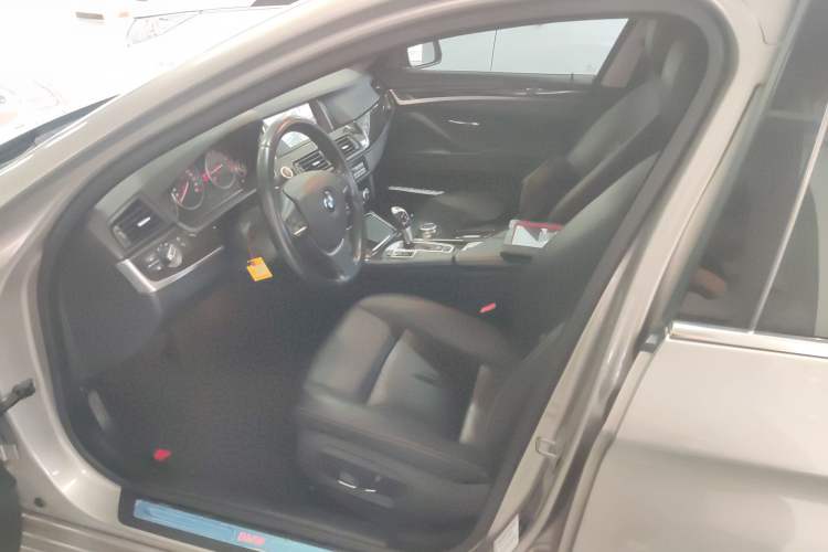Used BMW 5 Series 2014 525Li Luxury Design Package Left Front Seat