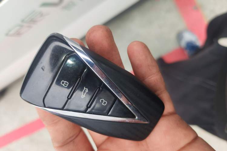 Used Venucia VX6 2023 520 Max Vehicle Key