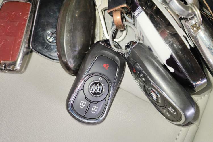 Used Buick GL8 2017 ES 28T Comfort Model China V Standard
