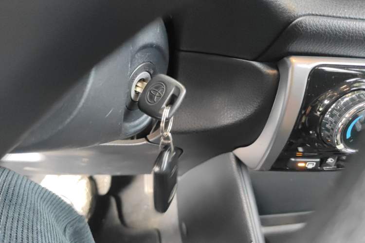 Used Toyota YARiS L Zhi Xuan 2020 1.5L CVT Leading Edition Vehicle Key