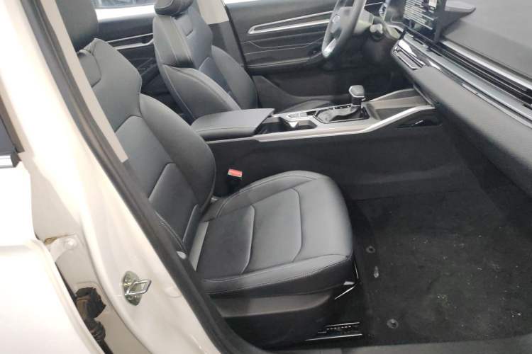 Used Geely Auto Emgrand 2026 Model 4th Generation 4 Millionth Anniversary Edition 1.5L CVT Feiyue Edition
