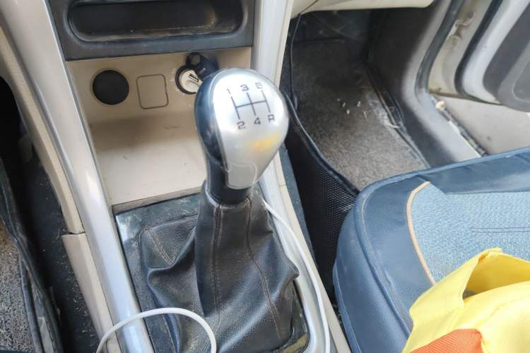Used Foton Gatu ix5 2018 1.5L Standard Version DAM15DL Gear Lever