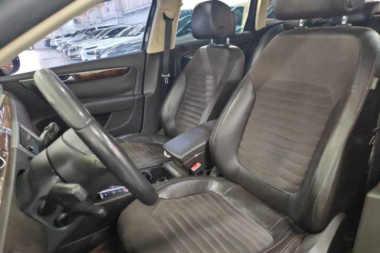 Used Volkswagen Magotan 2012 Travel Edition 2.0 TSI Comfort Version Left Front Seat