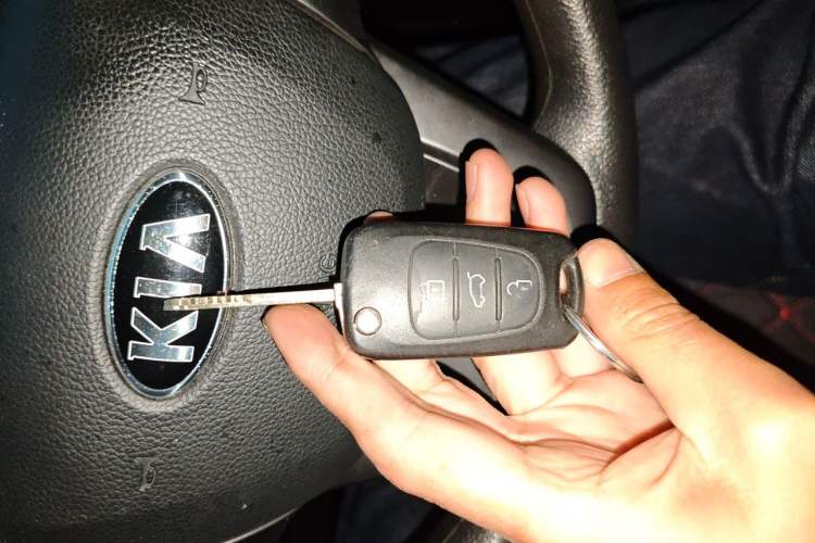 Used Kia K2 2012 Sedan 1.4L MT GLS Commemorative Edition Vehicle Key