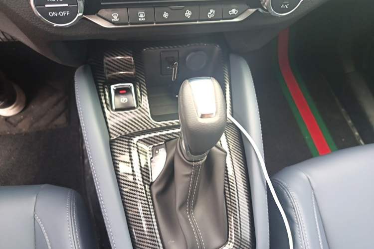 Used Nissan Qashqai 2025 Facelifted Honor 2.0L CVT XV+ Leading Edition Gear Lever