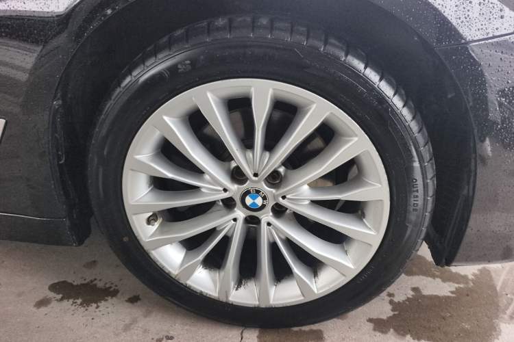 Used BMW 5 Series 2020 525Li Luxury Package Right Front Wheel Hub
