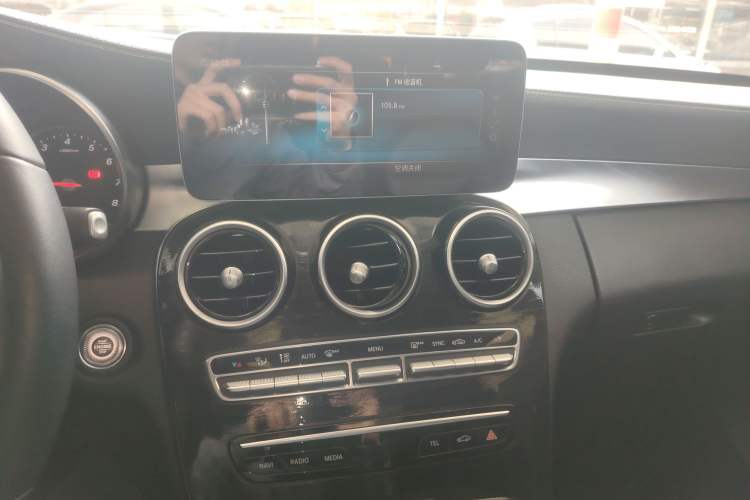 Used Mercedes-Benz C-Class 2019 C 260 L Sport Edition Audio And AC Panel