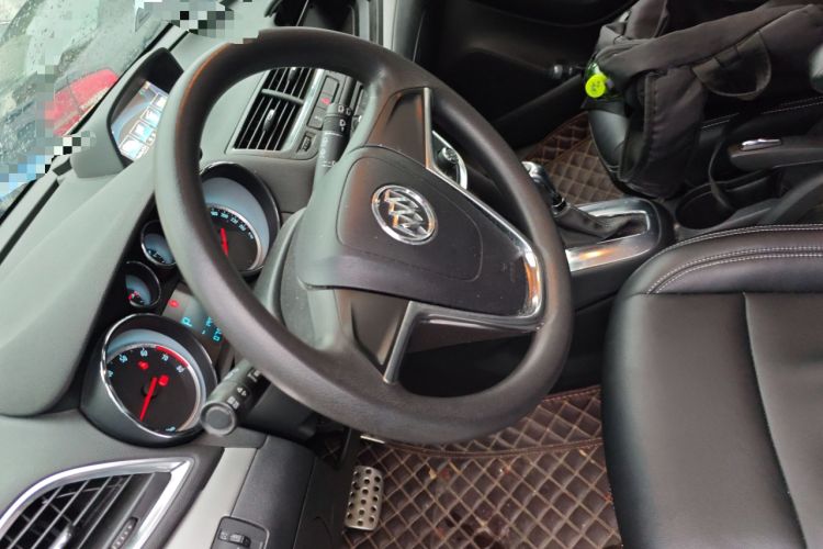 Used Buick Encore 2014 1.4T Automatic Two-Wheel Drive Urban Elite Model Steering Wheel