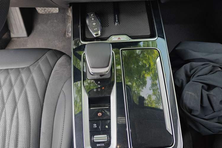 Used Hongqi HS5 2023 2.0T Qixiang Pro Edition
