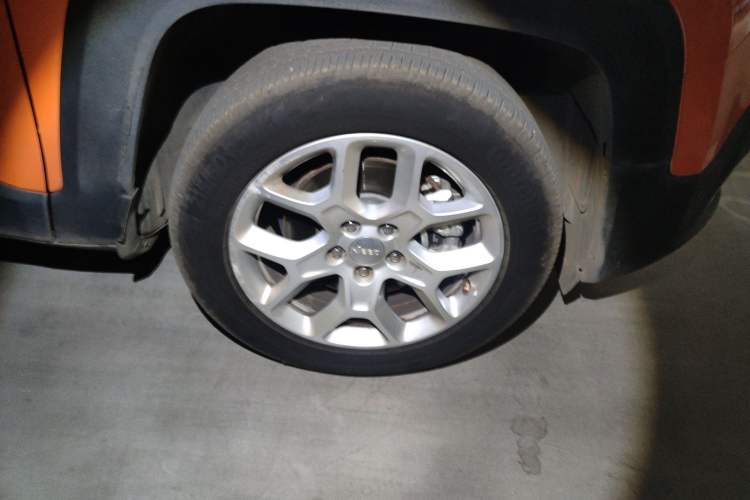 Used Jeep Renegade 2016 1.4T Automatic High-Energy Version Right Front Wheel Hub