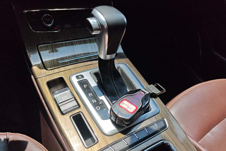 Used Hanteng X5 2020 1.5T Automatic Luxury Model 5 Seats Gear Lever