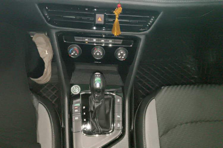 Used Volkswagen Tharu 2019 280TSI Two-Wheel Drive R-Line China V Standard
