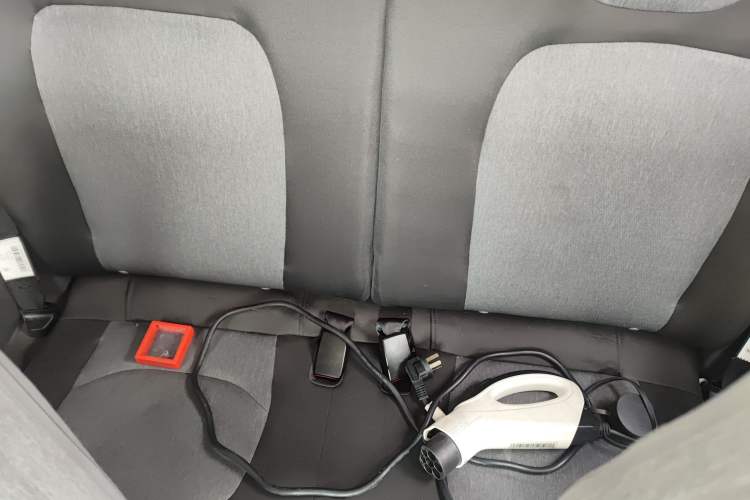 Used Wuling Hongguang MINIEV 2021 Macaron Fashion Model Lithium Iron Phosphate Left Rear Seat