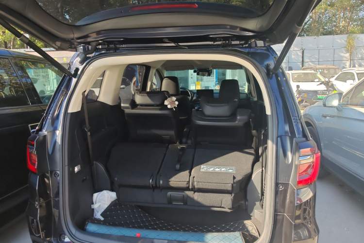 Used Honda Odyssey 2024 2.0L eHEV Sharp & Smart Edition