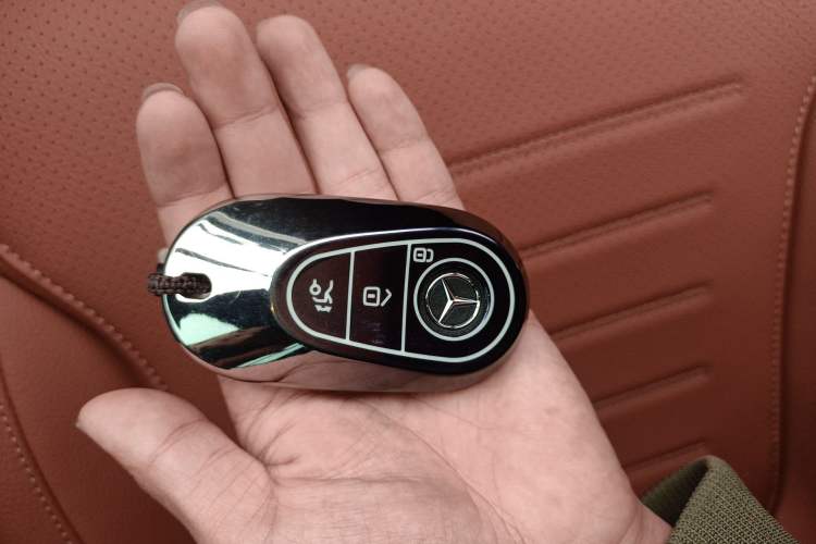 Used Mercedes-Benz GLC 2025 GLC 300 L 4MATIC Dynamic Model 5 Seats
