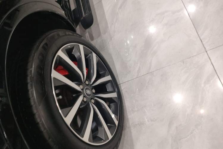 Used Land Rover Discovery 2021 360 PS R-Dynamic SE Left Front Wheel Hub